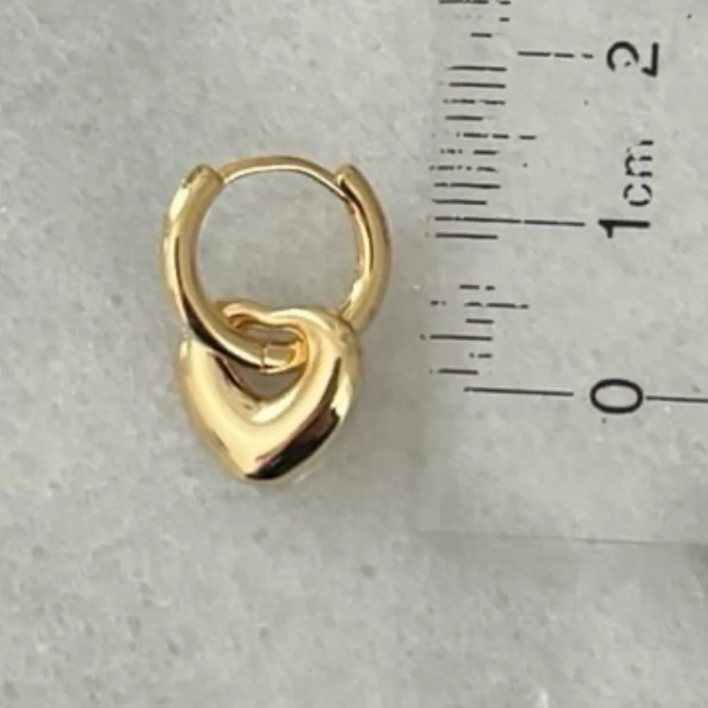 Gold Bubble Heart Charm Dangle Huggie Hoop Earrings

Brand New - Picture 4 of 5